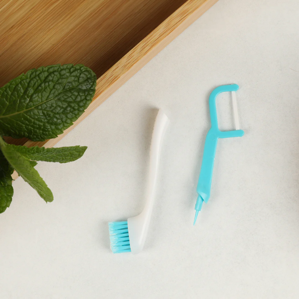 SmileGo™ 4-in-1 Portable Travel Toothbrush