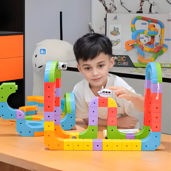 Foot Track Magic WonderTrack™ Magic Track Train Set — Comet Gift